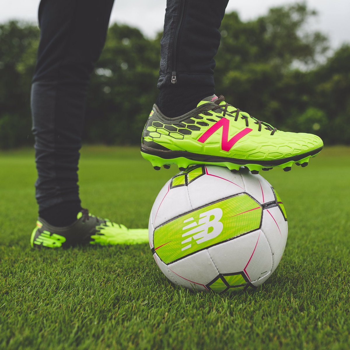 Bold Green Pink New Balance Visaro 2 2017 2018 Boots Released